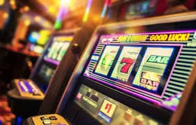 Giải đấu esports hấp dẫn với nhiều game thủ chuyên nghiệp tại Việt Nam
